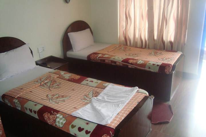 Room 8 of 37