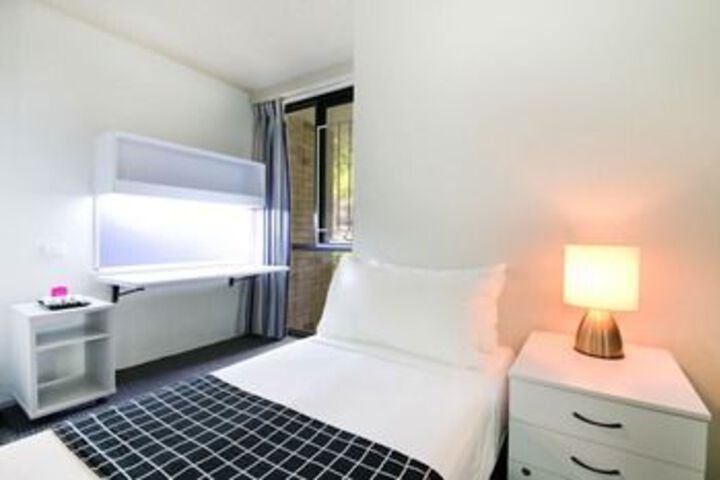 Room 27 of 44