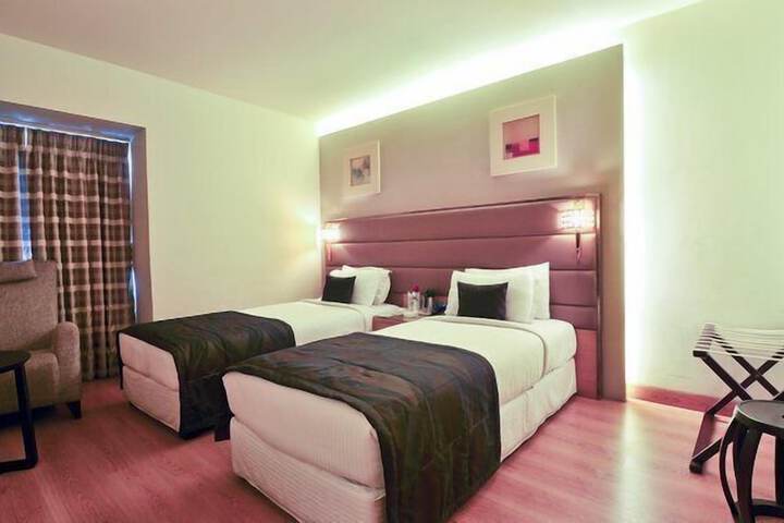Room 8 of 25