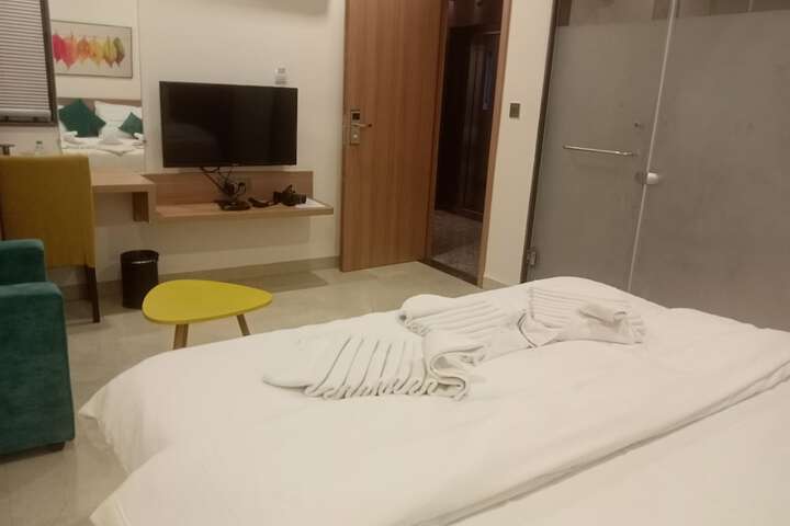 Room 15 of 43