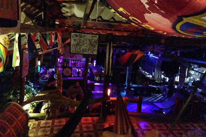 Lounge 20 of 28