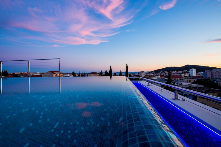 Pool 37 of 82