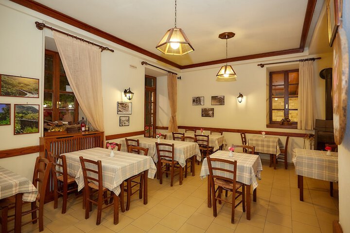 Dining 77 of 131