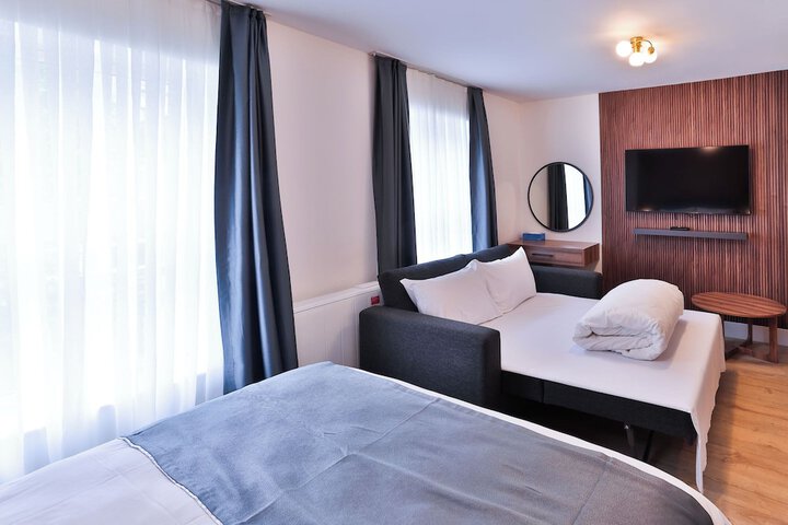 Room 30 of 64
