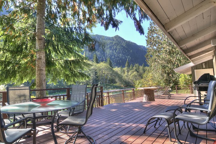 Riverside Ranch with Guest Cabin in Baring, WA