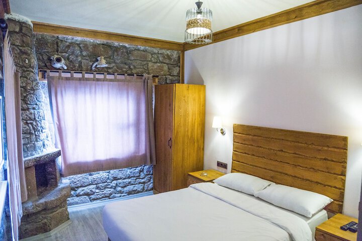 Room 5 of 52