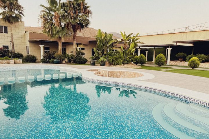 Pool 16 of 28