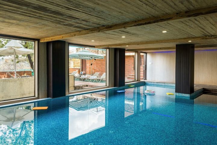 Pool 19 of 43