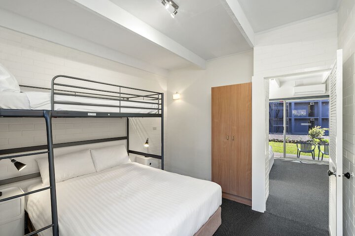 Room 14 of 116