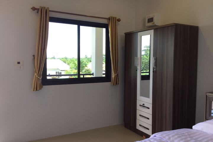 Room 3 of 7
