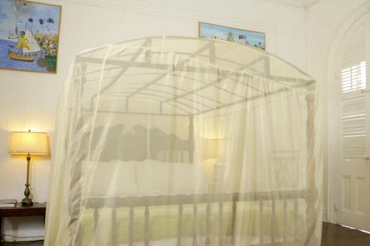 Room 27 of 163