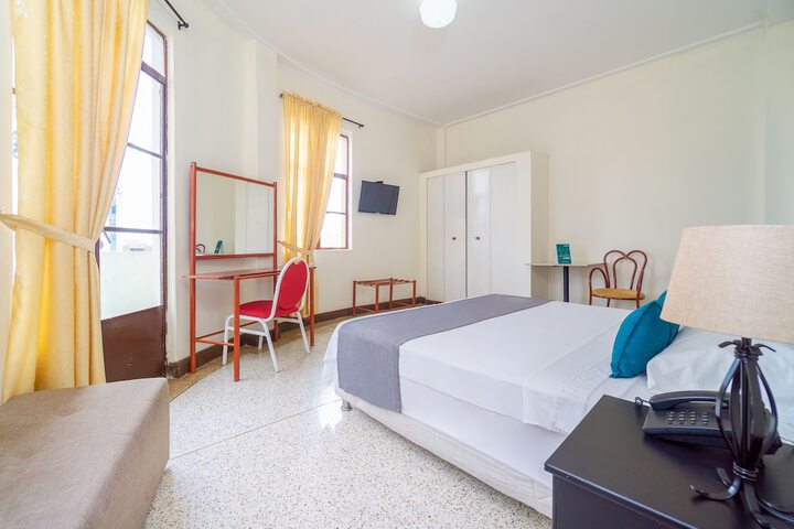 Room 11 of 25