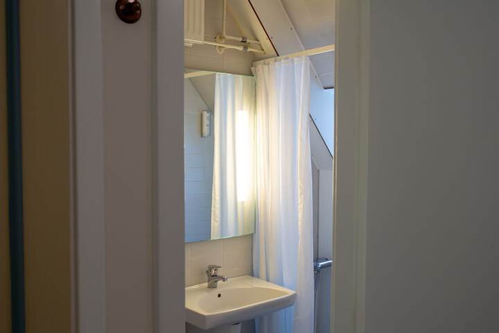 Room 95 of 151