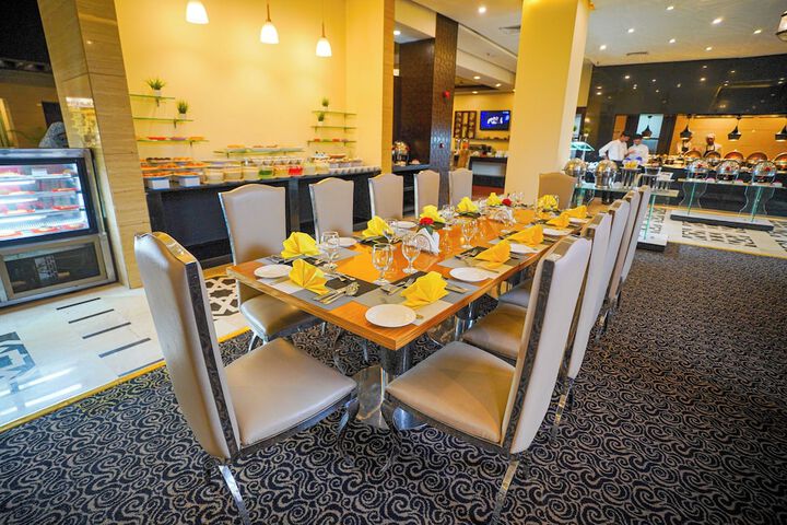 Dining 56 of 64