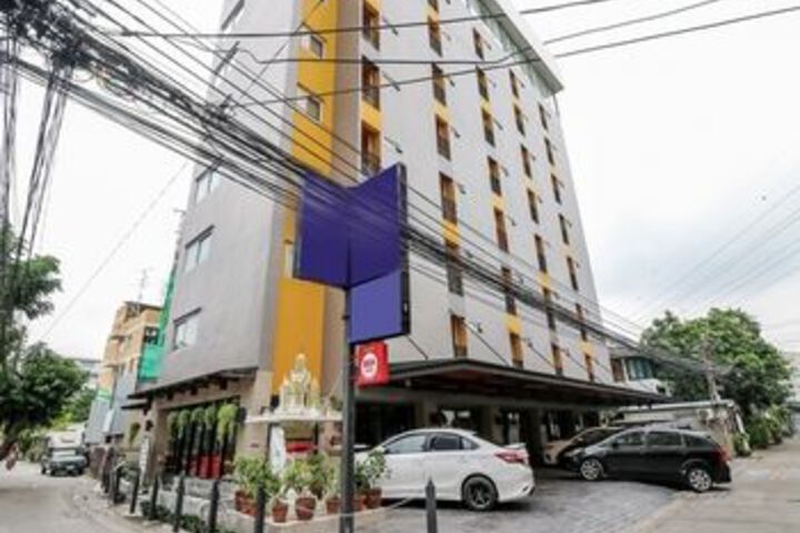 Hotel 67 of 100