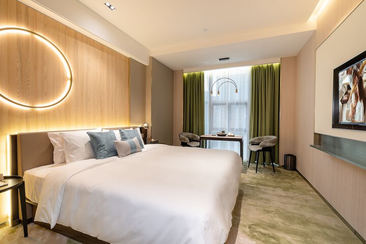 Room 15 of 96