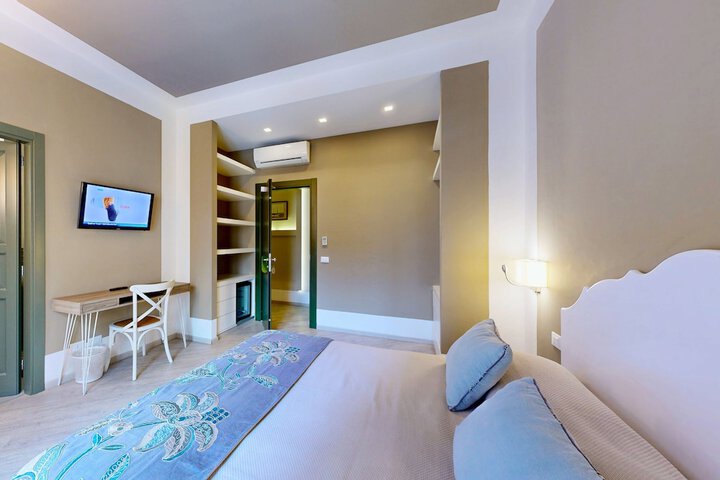 Room 71 of 210