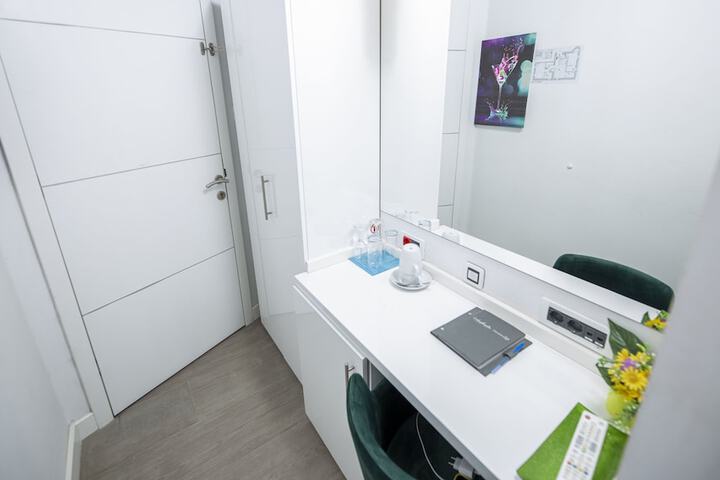 Room 9 of 60