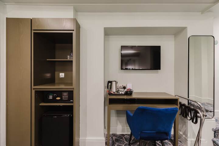 Room 76 of 263