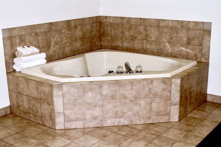 Jetted tub