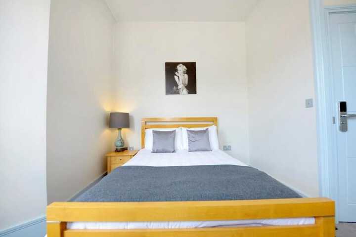 Room 13 of 39