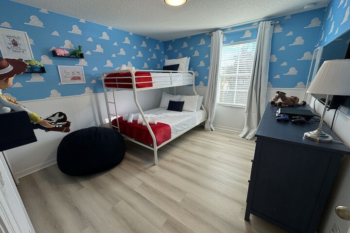 Room 9 of 65