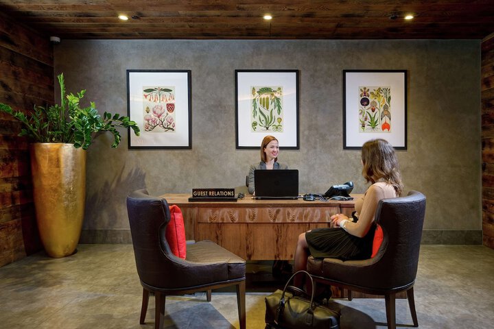 Guest Lobby