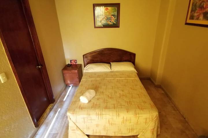 Room 9 of 90