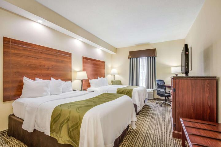 2 Double Beds (1 of 14)