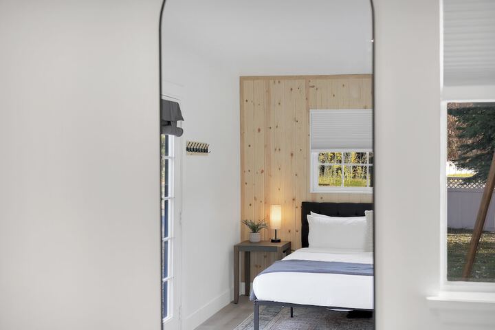 Room 21 of 189