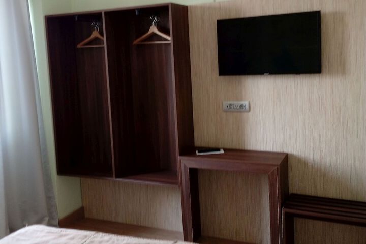 Room 4 of 36