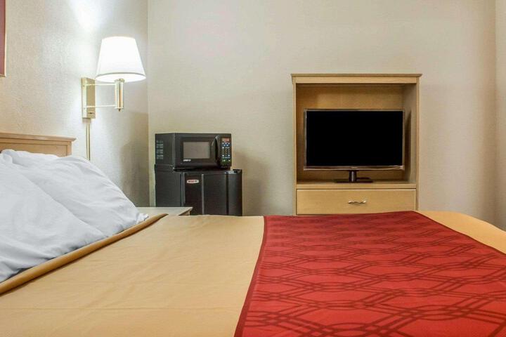 1 King Bed (14 of 20)