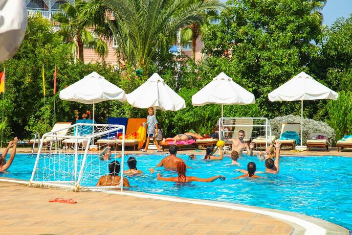 Pool Hotel