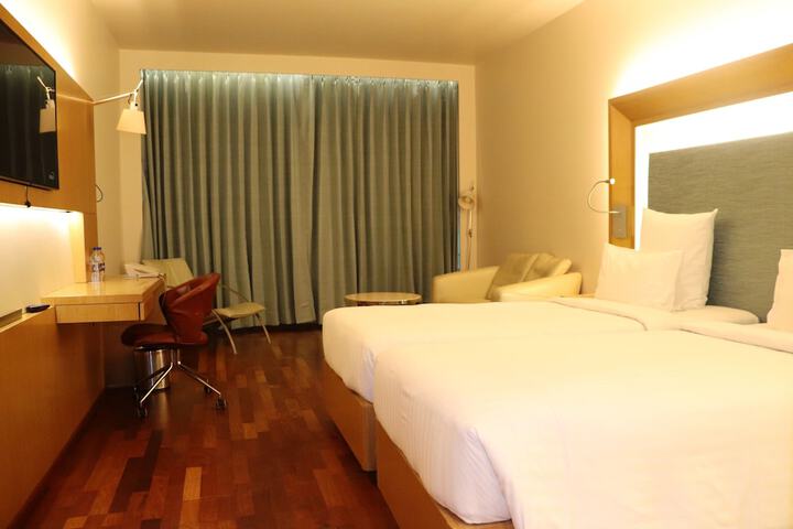 Room 11 of 87