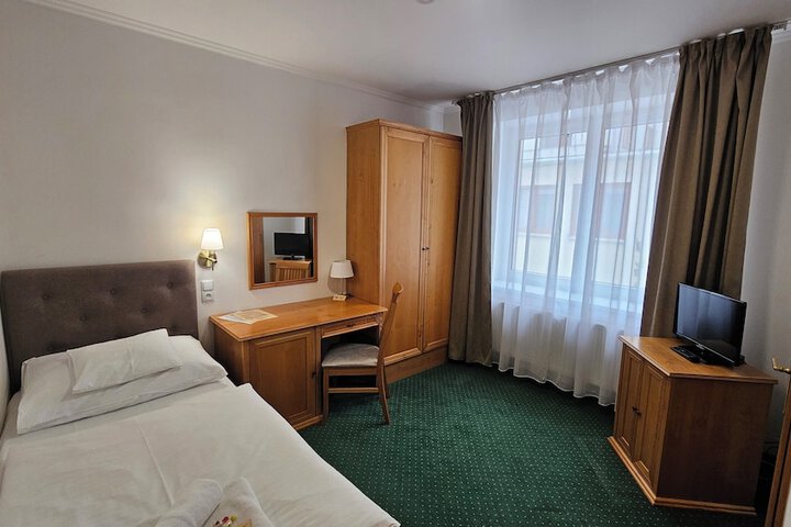 Room 18 of 51
