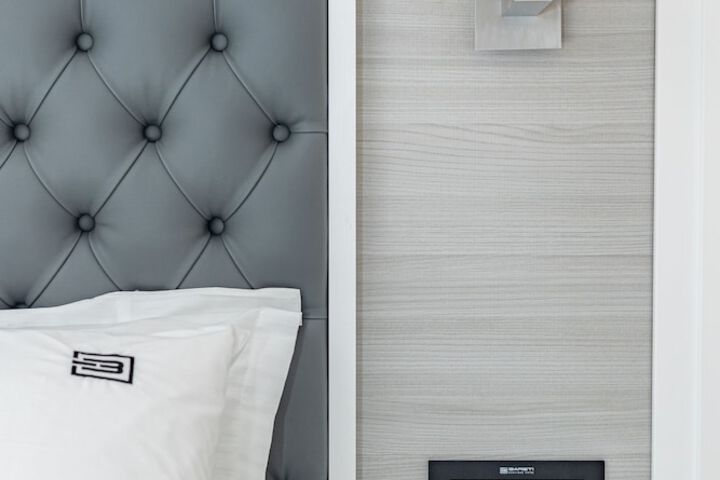 Room 16 of 40