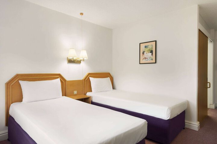 Room 7 of 22