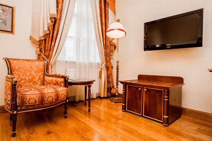 Room 12 of 61