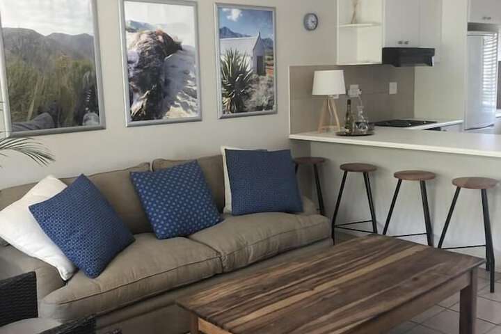 Room 5 of 11