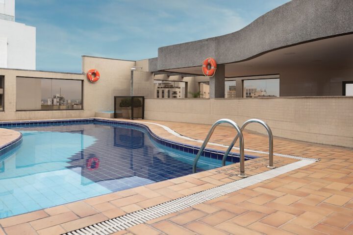 Hotel Pool