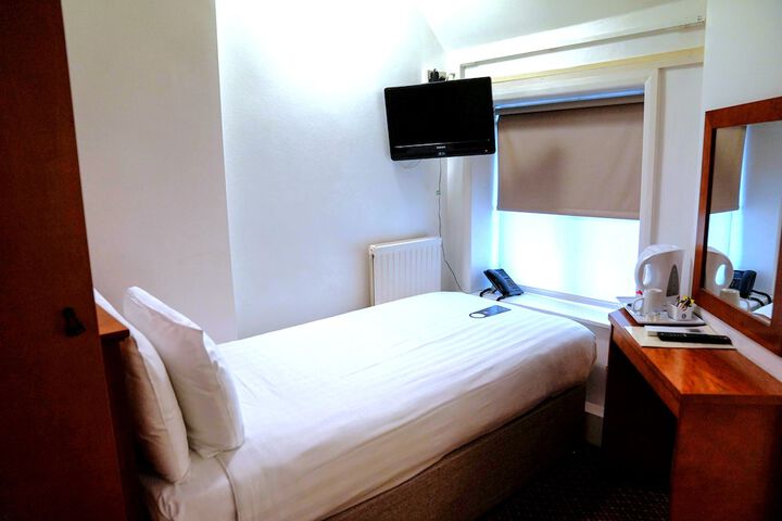 Room 40 of 51