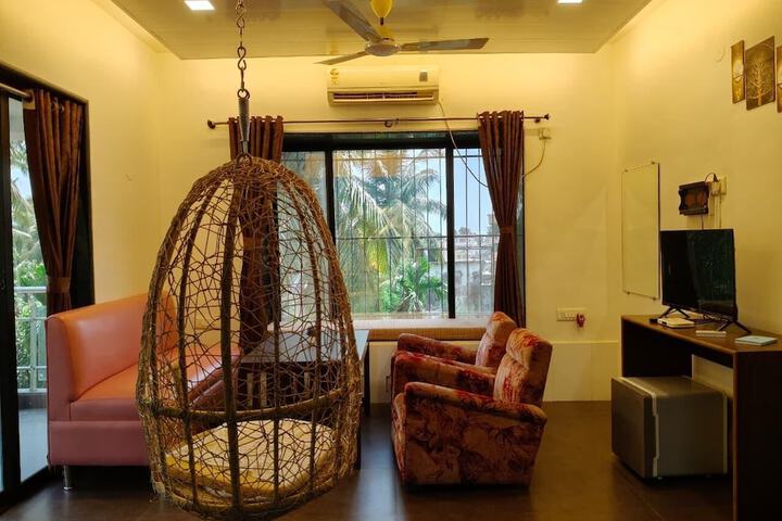 Room 10 of 37