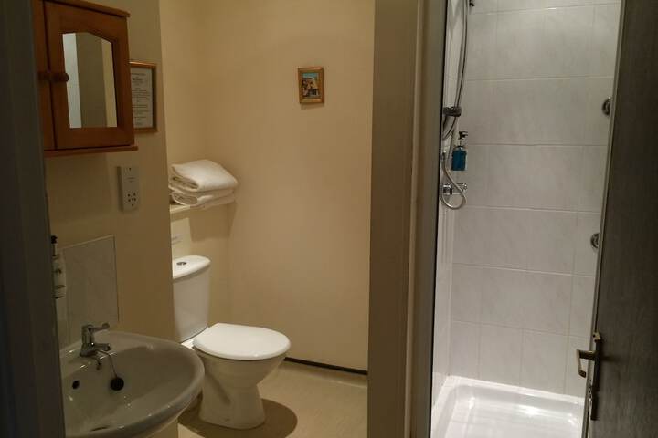 Room 15 of 28
