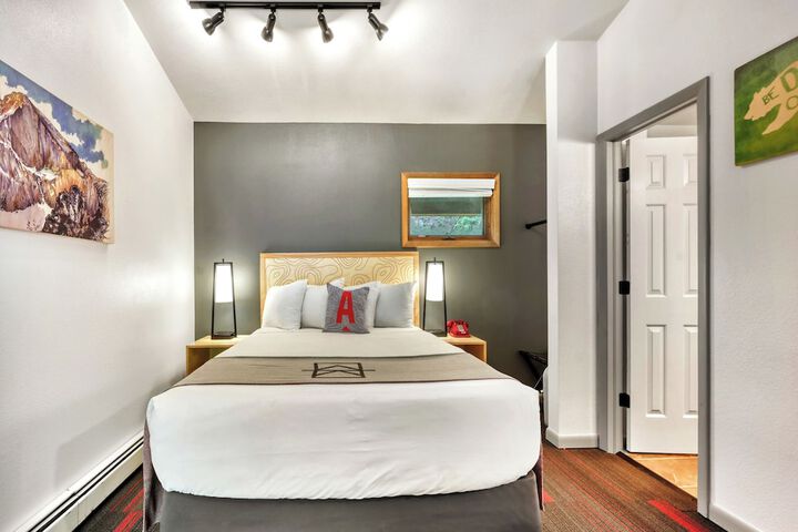 Room 42 of 138