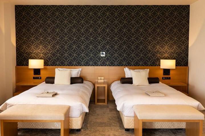 Room 6 of 20