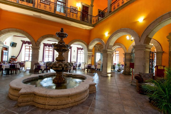 Entrance & Lobby