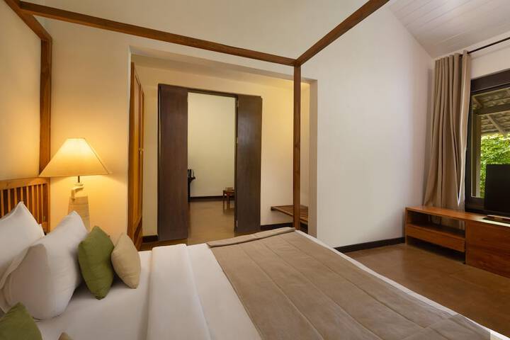 Room 6 of 52