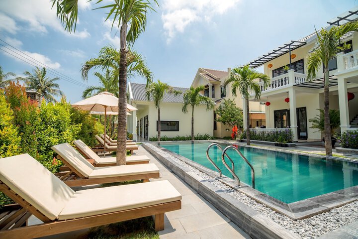 Hoi An The Son Villa in Da Nang