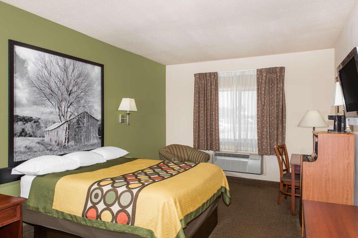 1 Queen Bed Mobility Accessible (20 of 21)