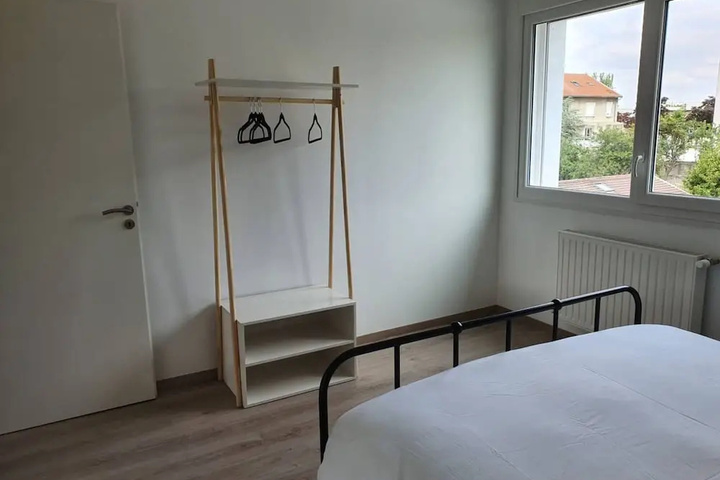 Room 3 of 16